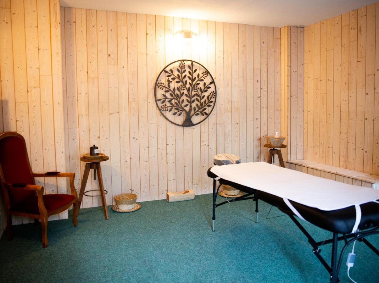 לה בונהום Logis Hotel Restaurant De La Poste Et Spa De Montagne מראה חיצוני תמונה