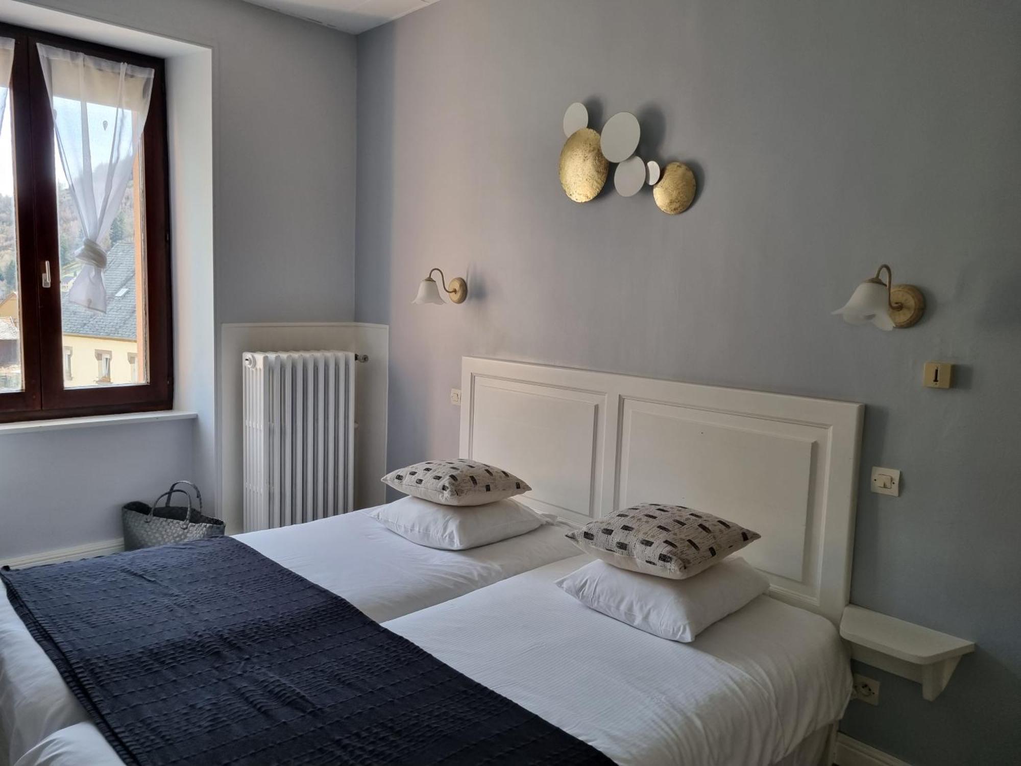 לה בונהום Logis Hotel Restaurant De La Poste Et Spa De Montagne חדר תמונה