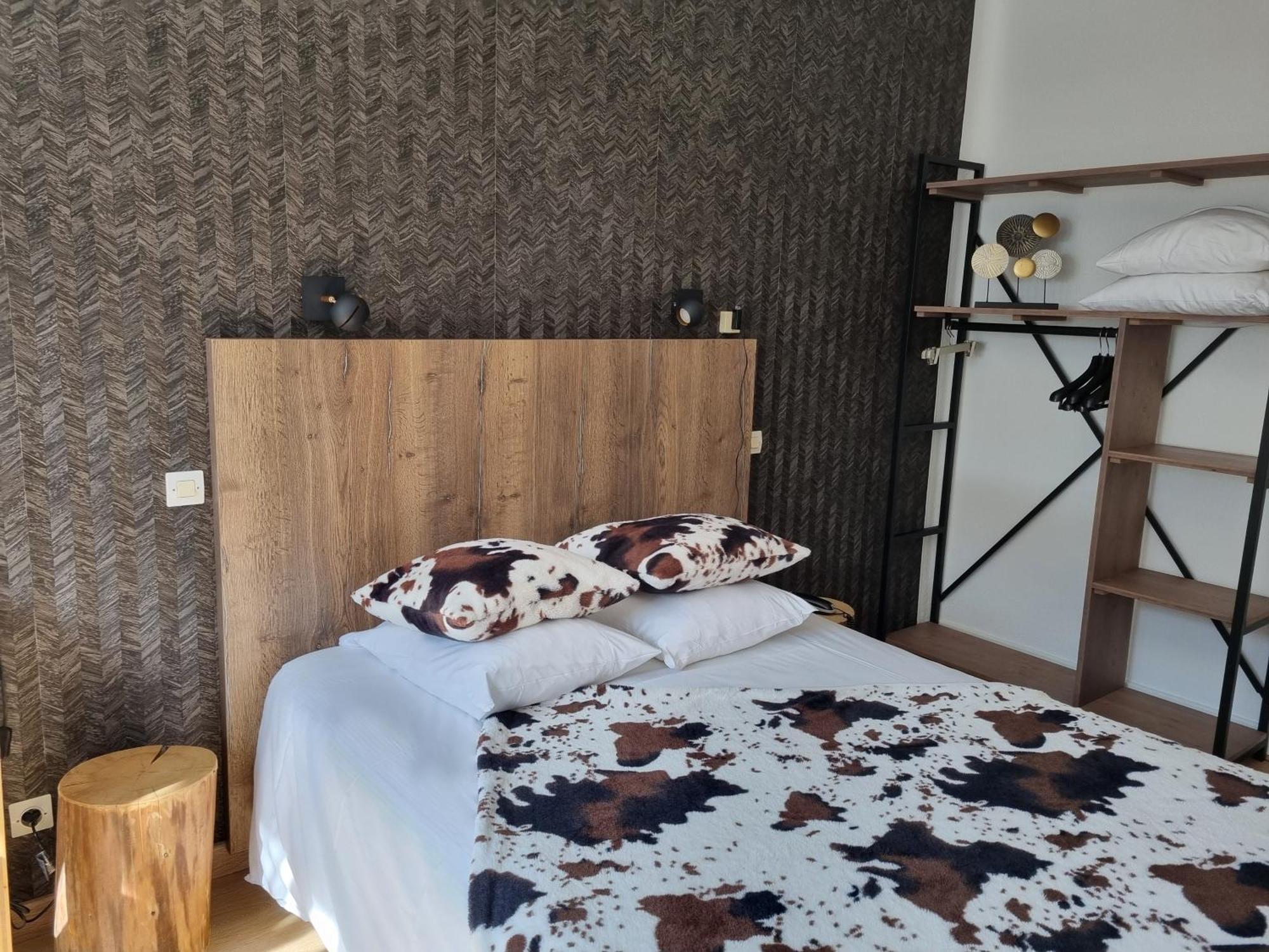 לה בונהום Logis Hotel Restaurant De La Poste Et Spa De Montagne חדר תמונה